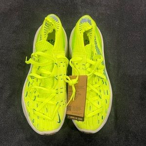 Nike Space Hippie 04 women’s sz 11, men’s 10.